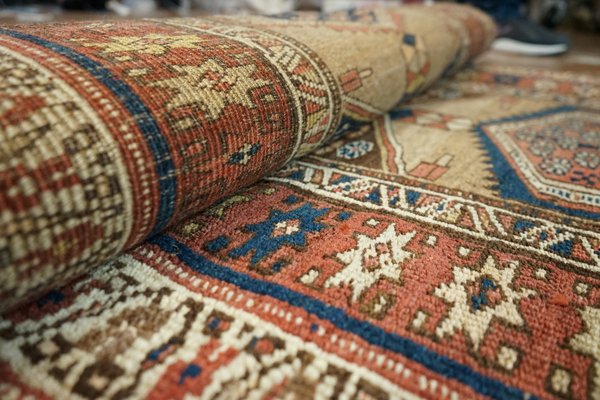 Où trouver des ateliers de fabrication de tapis berbères au Maroc?