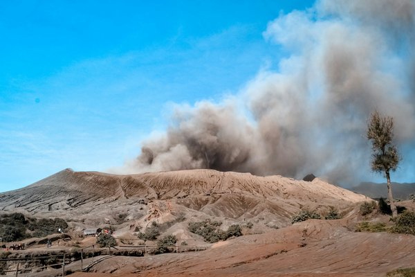 Où trouver les meilleurs sentiers de randonnée pour découvrir les volcans en Islande ?